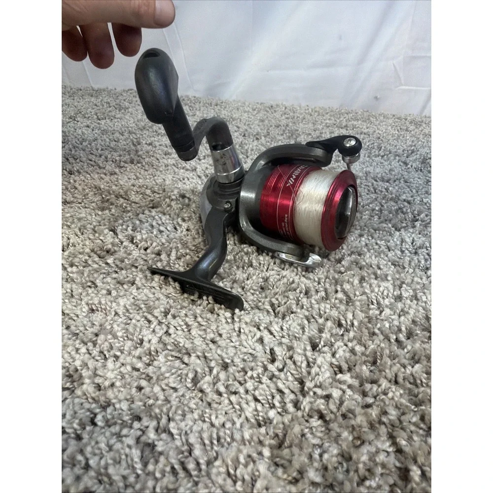 Daiwa Shock 2500-4Bl Spinning Fishing Reel 2500 Size Smooth Drag Great Shape